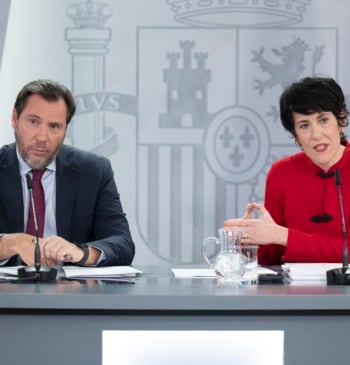 El Gobierno se ampara tras el desastre extremeño en un 'escudo social' [...]