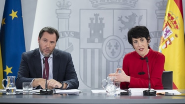 El Gobierno se ampara tras el desastre extremeño en un 'escudo social' sin apoyos garantizados