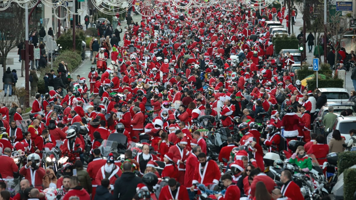 Miles de 'Papanoeles' moteros toman Vigo en apoyo al Banco de Alimentos