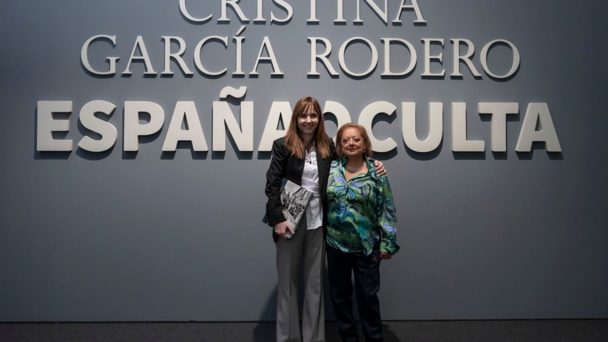 Blanca de la Torre y Cristina García Rodero en la inauguración de la Exposición Cristina García Rodero. España Oculta del IVAM