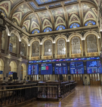 La Bolsa española bate récords y encara su mejor año en dos [...]