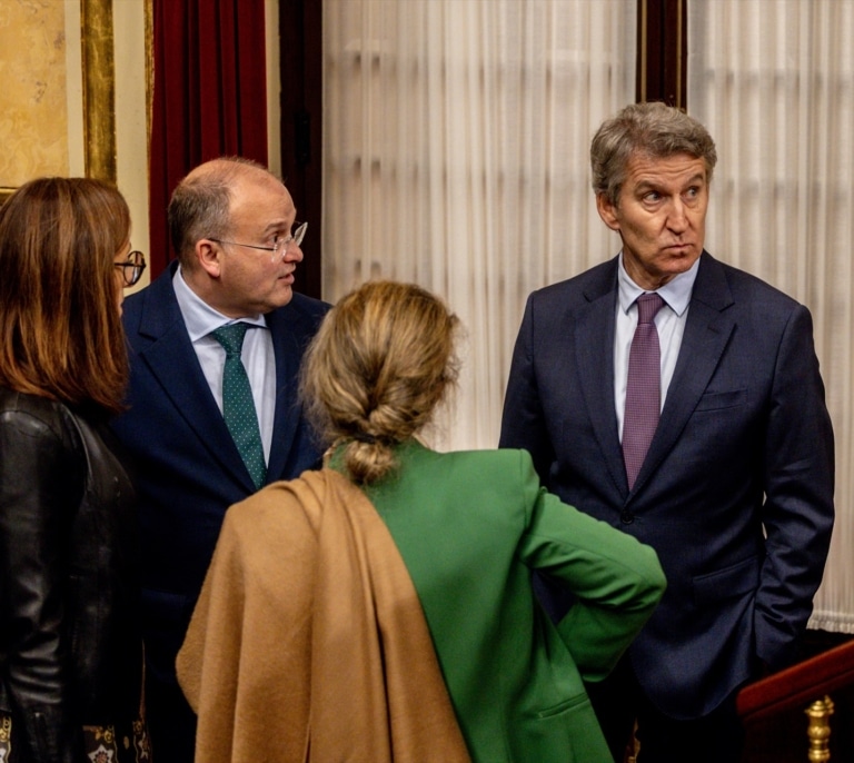 Feijóo exige a Sánchez un pleno extraordinario sobre corrupción antes de las elecciones de Extremadura