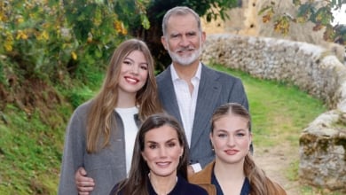 Los Reyes felicitan la Navidad junto a sus hijas en Valdesoto