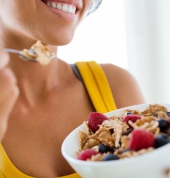 ¿Qué es la fibremaxxing y cómo afecta a la dieta?