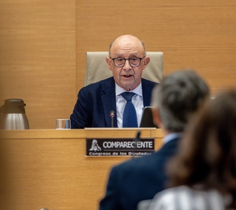 La Fiscalía rechaza archivar el 'caso Montoro' y defiende que "no es una causa política"
