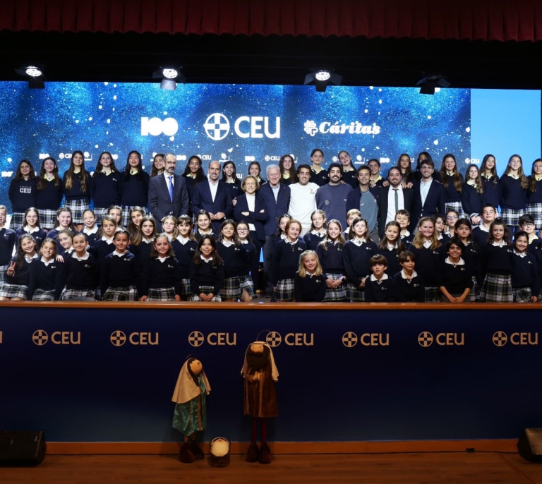 Los Hermanos Martínez interpretan el villancico solidario del CEU