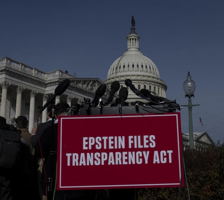 La Administración Trump publica parte de los archivos Epstein