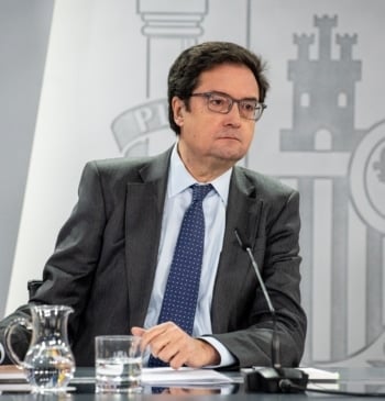 El Gobierno autoriza la subida salarial del 2,5% para los funcionarios este [...]