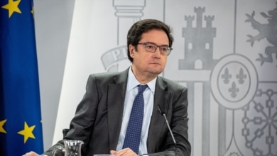 El Gobierno autoriza la subida salarial del 2,5% para los funcionarios este año y un 1,5% para 2026