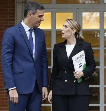 Guardiola y Génova denuncian a Sánchez ante la Junta Electoral por usar [...]