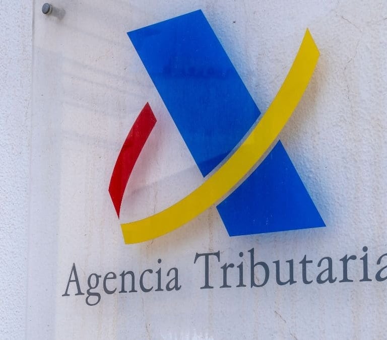 ¿Qué puedo reclamar a Hacienda si no me han devuelto la declaración de la Renta de 2025?