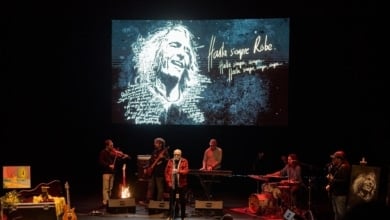 Polémica 'broma' de Abascal, habla de "desinfectar" el palacio de congresos de Plasencia al día siguiente del homenaje a Robe Iniesta de Extremoduro