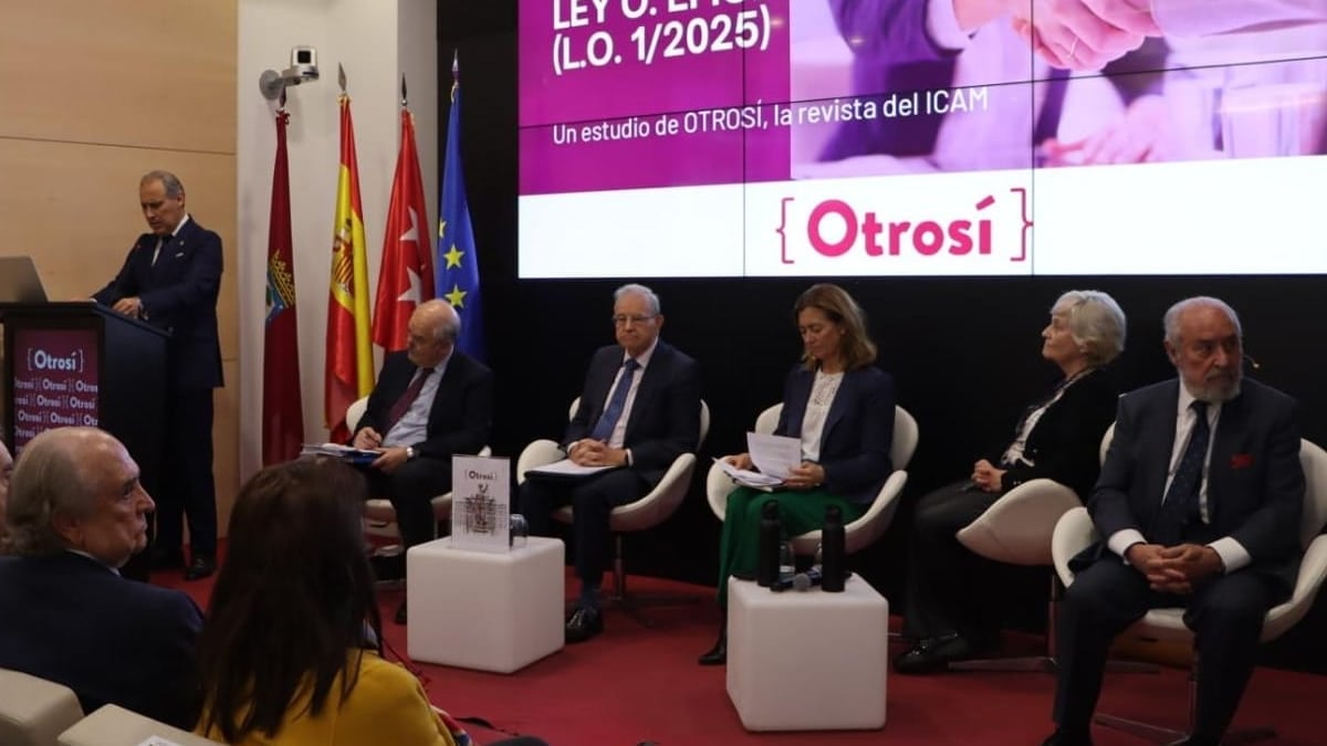 Evento en el Salón de Actos del ICAM