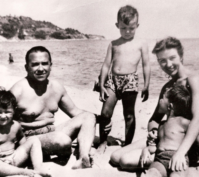 El hijo de Santiago Carrillo que desvela el secreto de la familia: “Es algo que mi madre nunca quiso contar”