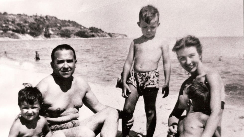 El hijo de Santiago Carrillo que desvela el secreto de la familia: “Es algo que mi madre nunca quiso contar” 