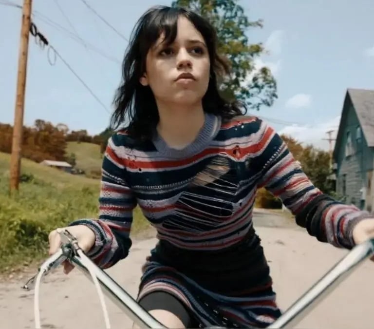 La última película de Tim Burton llega hoy a Netflix tras la segunda temporada de 'Miércoles'