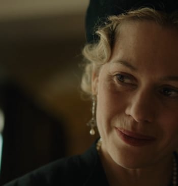 Javier Olivares, creador de 'Ena. La reina Victoria Eugenia', analiza el final [...]