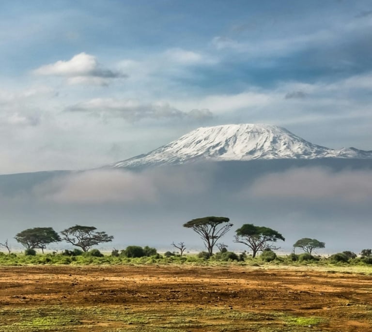 Tragedia en el Kilimanjaro al estrellarse un helicóptero de rescate médico