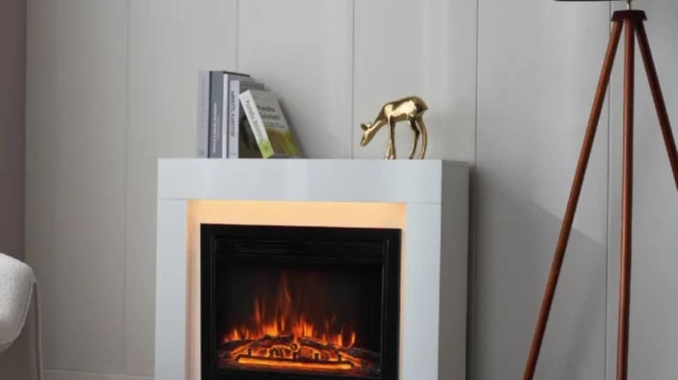 Leroy Merlín tiene la chimenea eléctrica imprescindible en invierno para todos los interioristas