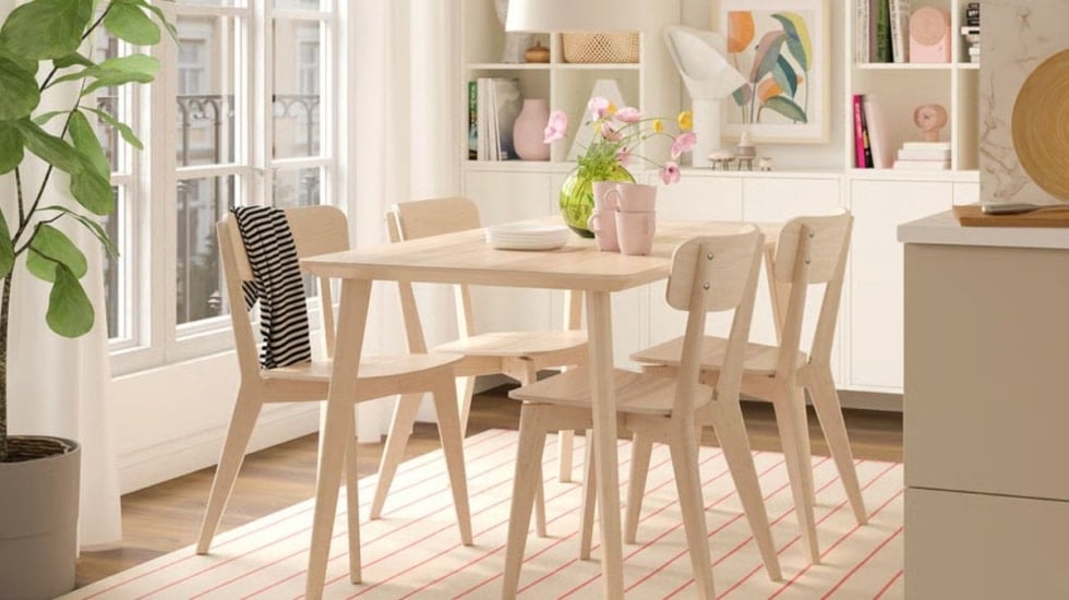 Una mesa que parece salida de un catálogo de diseño, pero es de IKEA y muchos interioristas la recomiendan