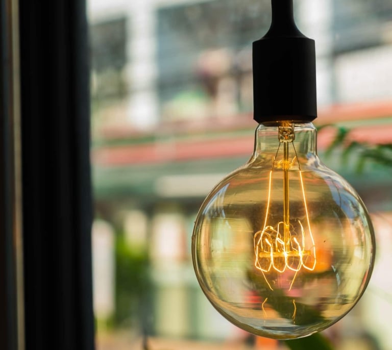 Precio de la luz hoy, 12 de diciembre de 2025: por qué las horas baratas se acortan