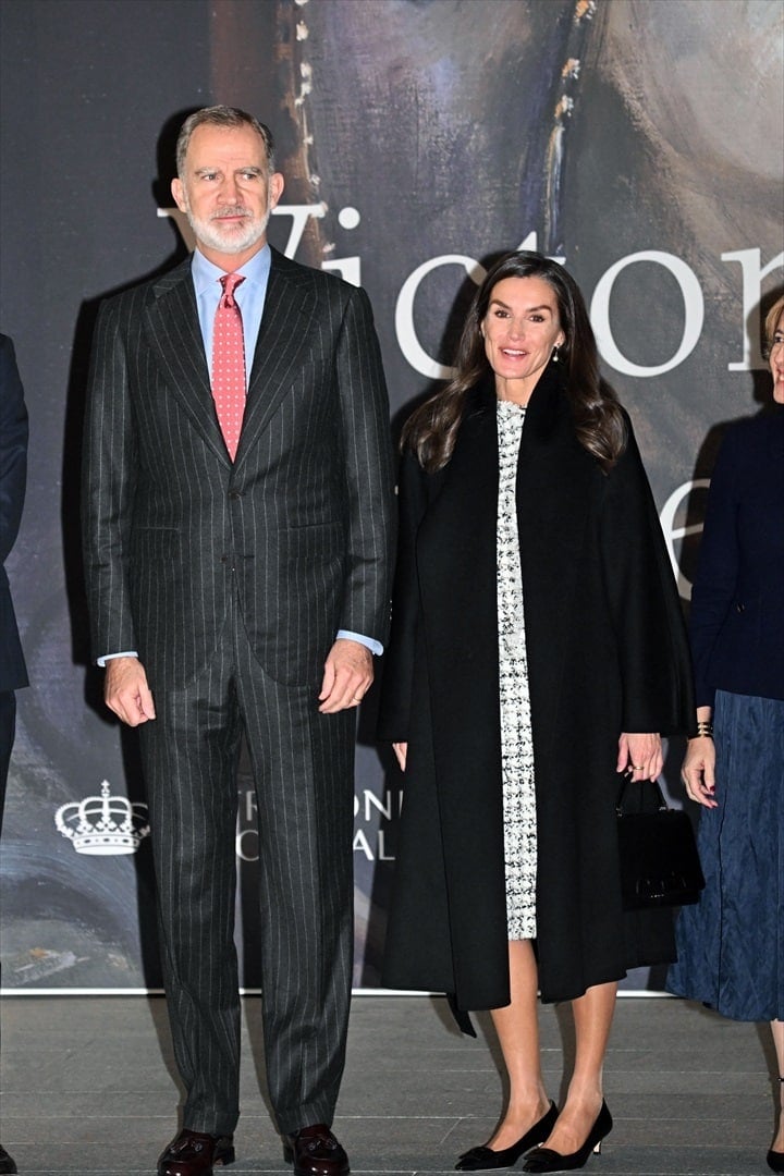 El Rey Felipe y la Reina Letizia durante la inauguración de la exposición sobre la Reina Victoria Eugenia