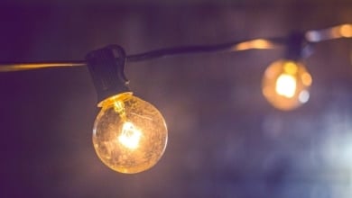 Precio de la luz hoy, 17 de diciembre de 2025: ¿qué apps controlan el consumo por hora?