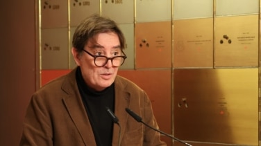 García Montero reaviva la guerra contra el director de la Academia, "un abogado de negocios"