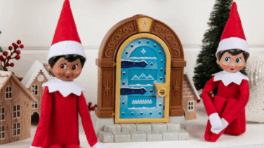 'Elfos de Navidad': los traviesos espías de Papá Noel que vigilan a los niños antes de Noche Buena
