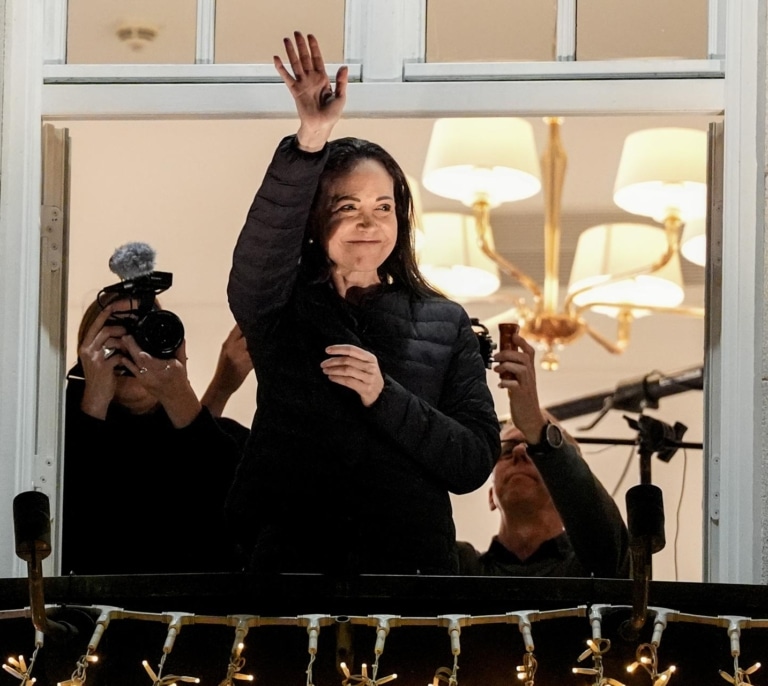 María Corina Machado llega por fin a Oslo y sale de la clandestinidad: "Lo logramos"