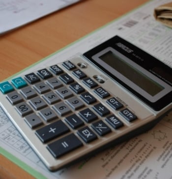 Matemáticas para el ahorro: cómo calcular la cuota real de un préstamo [...]