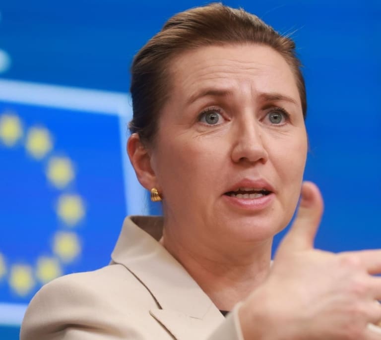 Dinamarca reacciona a la "escalada" de EEUU en Groenlandia y llama a consultas a su embajador: "No se pueden anexionar otros países"