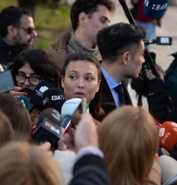 Mouliaá pide tres años de cárcel para Errejón