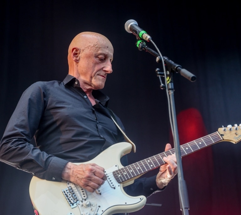 Muere Jorge Martínez, alma, fundador y vocalista de Ilegales