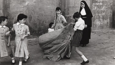 La Academia de Bellas Artes muestra las obras maestras de Oriol Maspons que compró gracias a su mayor benefactor