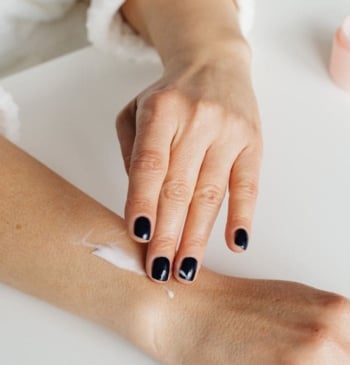 Dermatólogos alertan de las consecuencias para la vejez de no cuidar la [...]