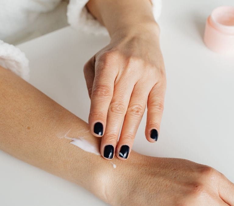 Dermatólogos alertan de las consecuencias para la vejez de no cuidar la piel