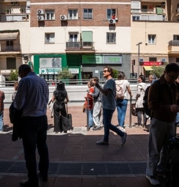 Los marroquíes en España ya rozan el millón: la población extranjera más [...]