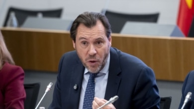 Óscar Puente recuerda a Yolanda Díaz el 'caso Errejón' para que se olvide de cambios en el Gobierno