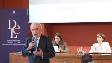 De 'farlopa' a 'milenial', las novedades de la 'brutal' última actualización del diccionario de la RAE