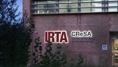 Los Mossos y la Guardia Civil registran el laboratorio de IRTA-CReSA investigado por la peste porcina