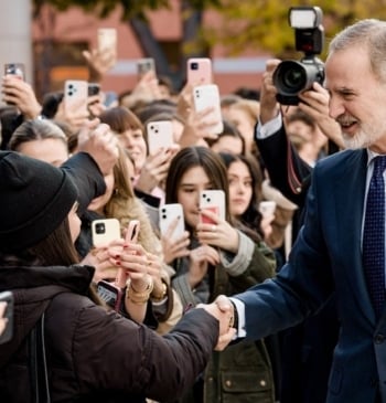 Felipe VI previene contra la "nostalgia" y el "academicismo estéril" sobre la [...]
