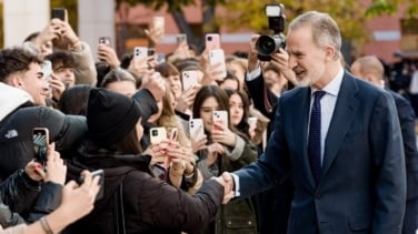 Felipe VI previene contra la "nostalgia" y el "academicismo estéril" sobre la Transición el día de la publicación de las memorias del rey emérito