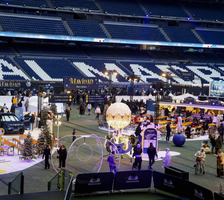 El gran derbi navideño de Madrid: Bernabéu y Metropolitano se convierten en parques temáticos