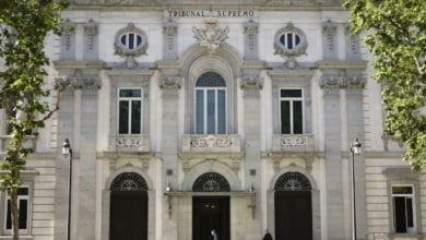 El Supremo admite a trámite un recurso para frenar 3.000 millones de préstamos en defensa