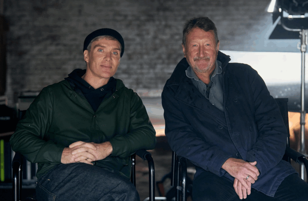 Cillian Murphy junto a Steven Knight, creador de 'Peaky Blinders'