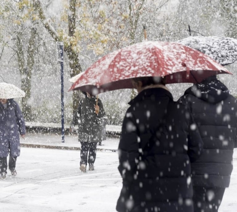 Tiempo este fin de semana en España: lluvia, nieve y la llegada del invierno