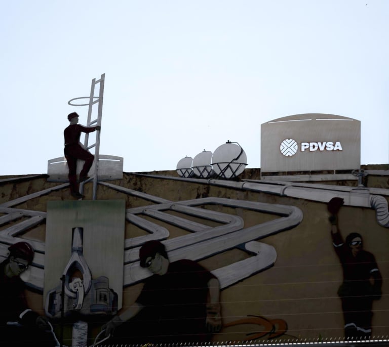 El petróleo de Venezuela, clave en la campaña de Trump contra Maduro
