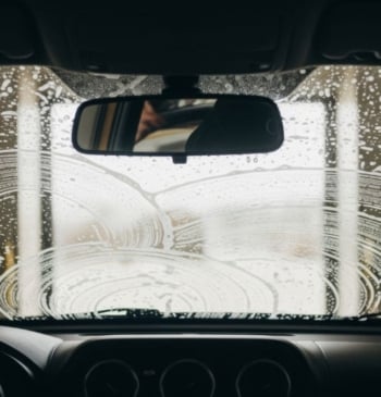 El motivo por el que deberías echar vinagre en el parabrisas del [...]