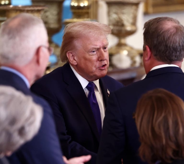 Trump: "Vamos a hacer algo con Groenlandia, por las buenas o por las malas"